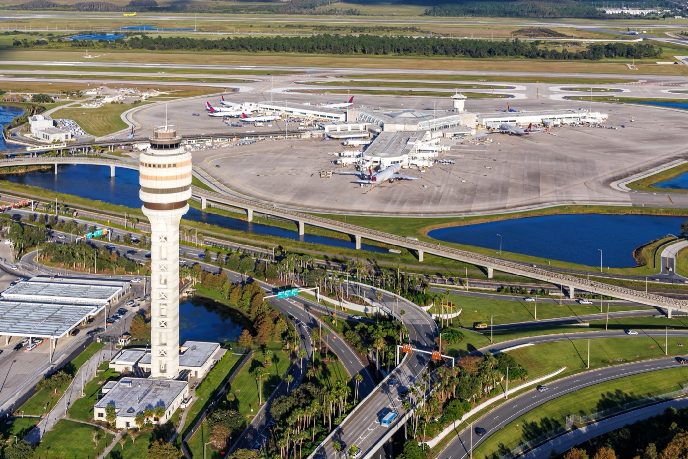 Rideshare in Orlando: Uber, Lyft & Taxis